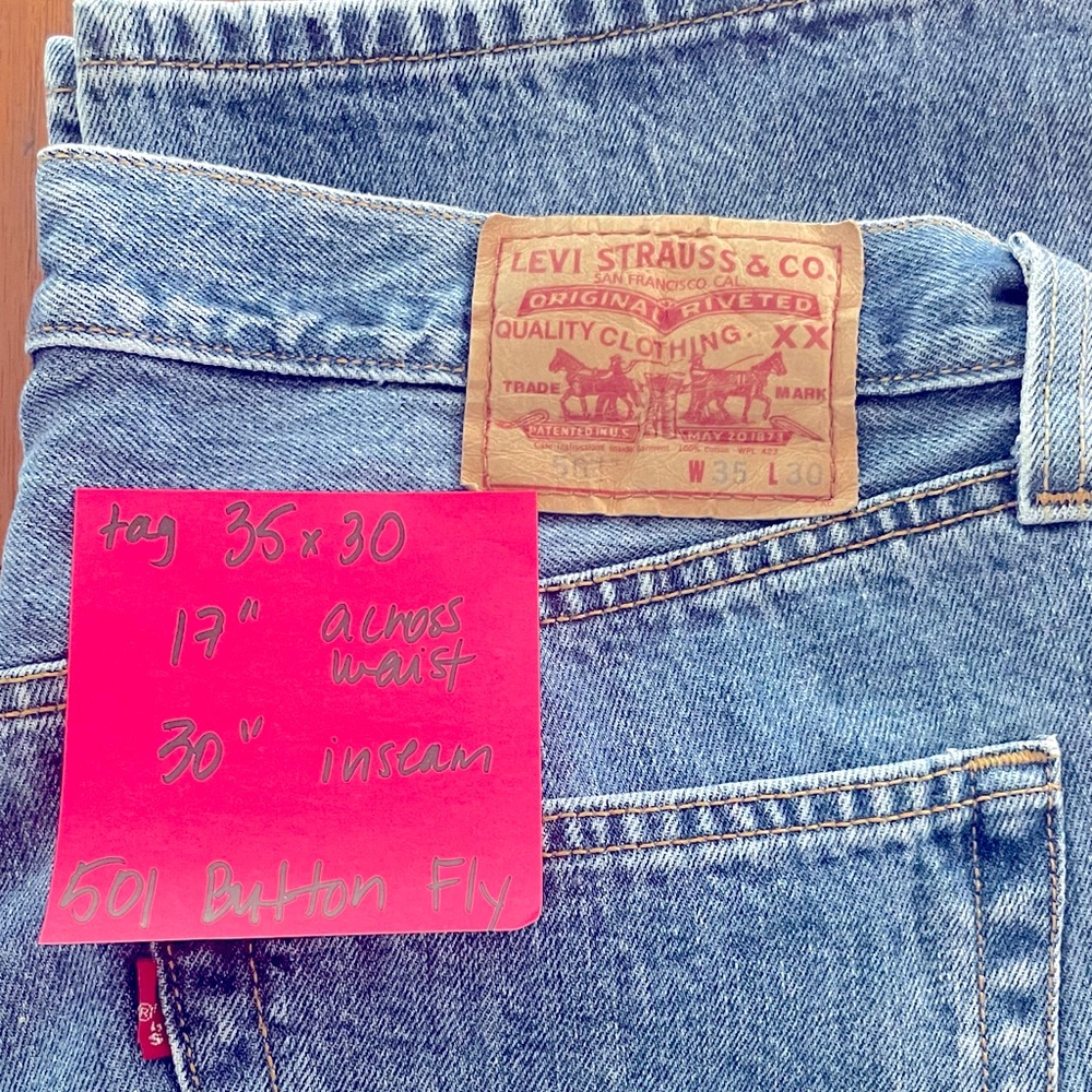 Vintage 501 Levi’s  Worn in with perfection✌🏼